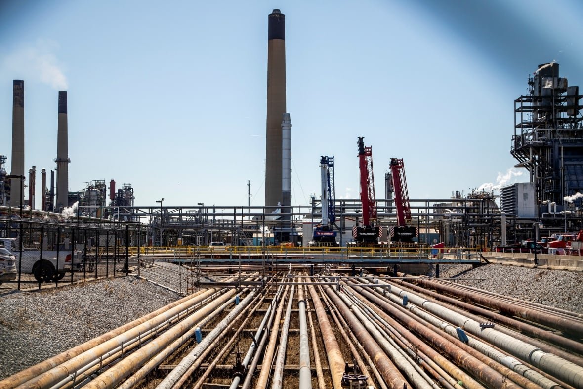 canada-enbridge-pipeline General view of the Imperial Oil refinery, located near Enbridge's Line 5 pipeline, which Michigan Governor Gretchen Whitmer ordered shut down in May 2021, in Sarnia, Ontario, Canada March 20, 2021. Picture taken March 20, 2021. Picture taken through a fence.