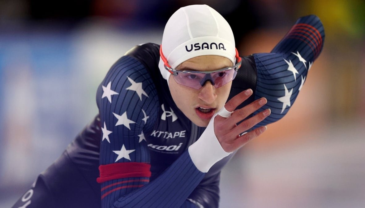 1471386774 A men's speed skater competes.