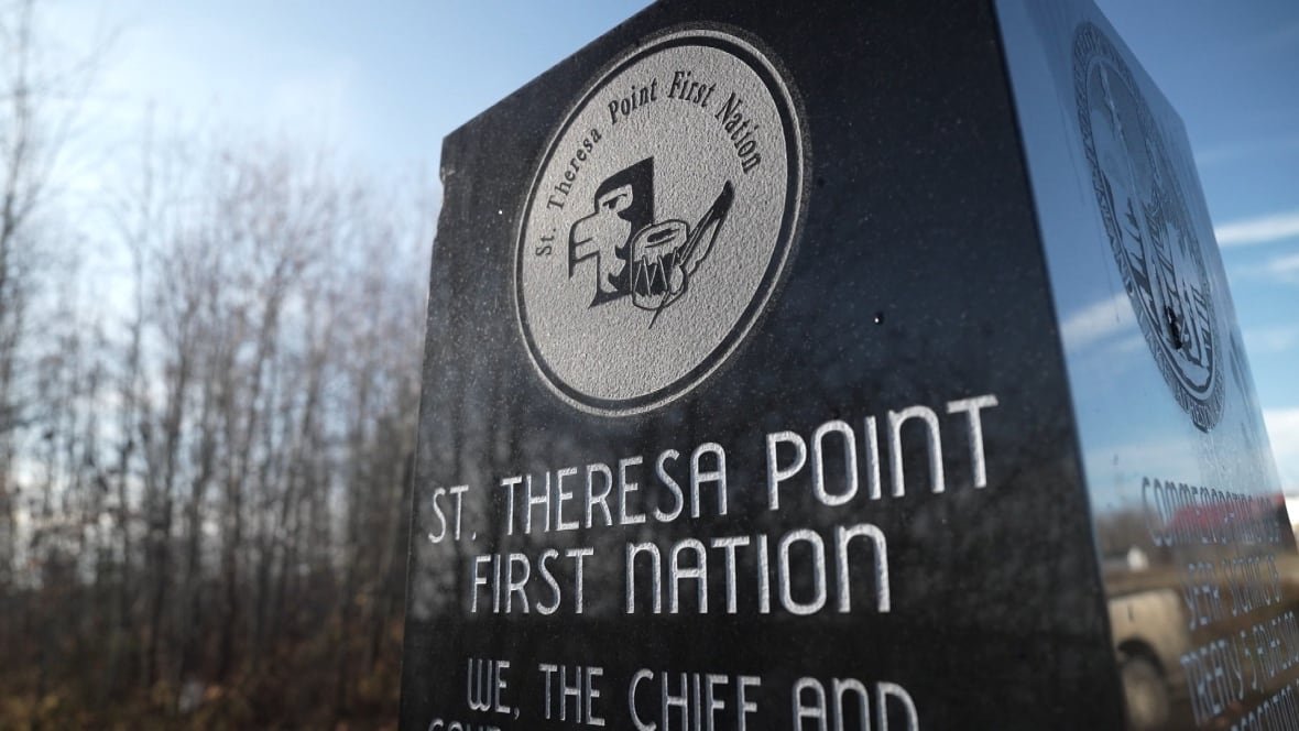 st-theresa-point-first-nation-manitoba-1 sign for St. Theresa Point
